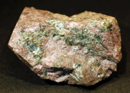 Typmaterialet av mineralet percleveit (NRM #19060375). Foto: Jaana Vuorinen